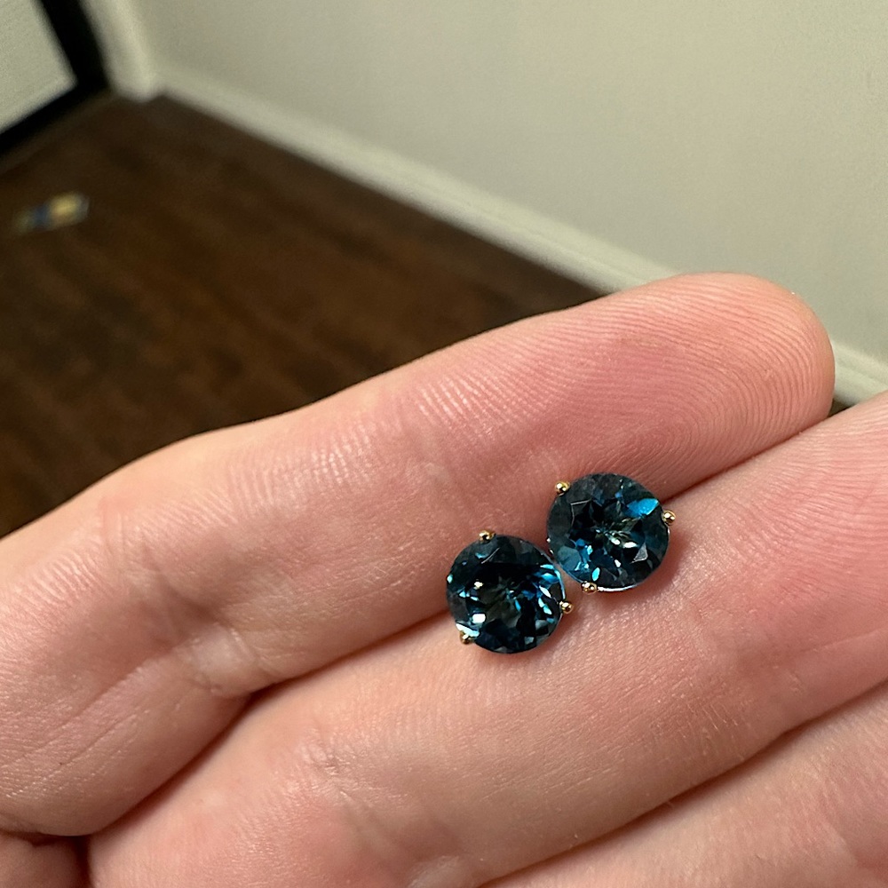 3ct London Blue Topaz in 14k Martini Style Solid Yellow Gold - Picture 2 of 5